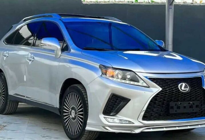 *💎 REGISTERED LEXUS RX350* 💎2010 upgraded to 2018 💎 Fully pimped 💎Full Option 💎Alloy Rims 💎 Reverse Camera 💎 Navigating system 💎Power boot 💎Power steering 💎 Catalyst intact More Features 💯 Location 👇 Abule-egba Lagos State *Price:10.5million naira 💸💸 owners