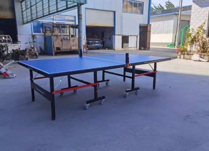 Standard outdoor table tennis board