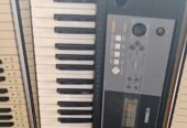 UK fairly used Yamaha keyboard model 233