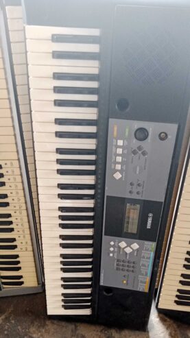 UK fairly used Yamaha keyboard model 233