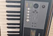 UK fairly used Yamaha keyboard model 233