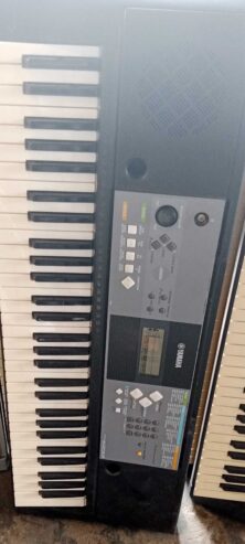 UK fairly used Yamaha keyboard model 233