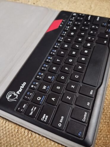 Bluetooth keyboard – mini parblo Bluetooth and rechargeable