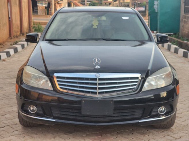 MERCEDES BENZ C300 2010 TOKUNBO