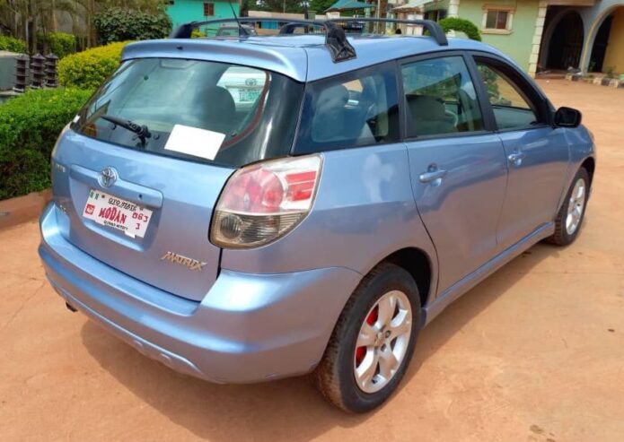 Toyota Matrix 2005 with clean body and interior