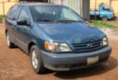 TOYOTA SIENNA 2002