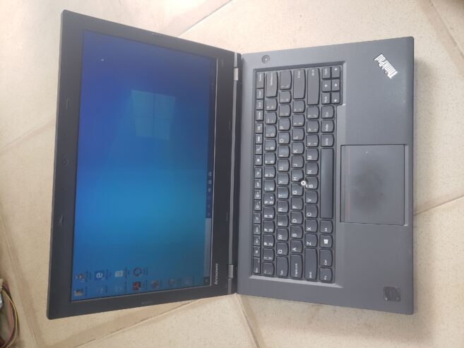 Lenovo ThinkPad intel core i5.. 4th Generation..4gb Ram..320