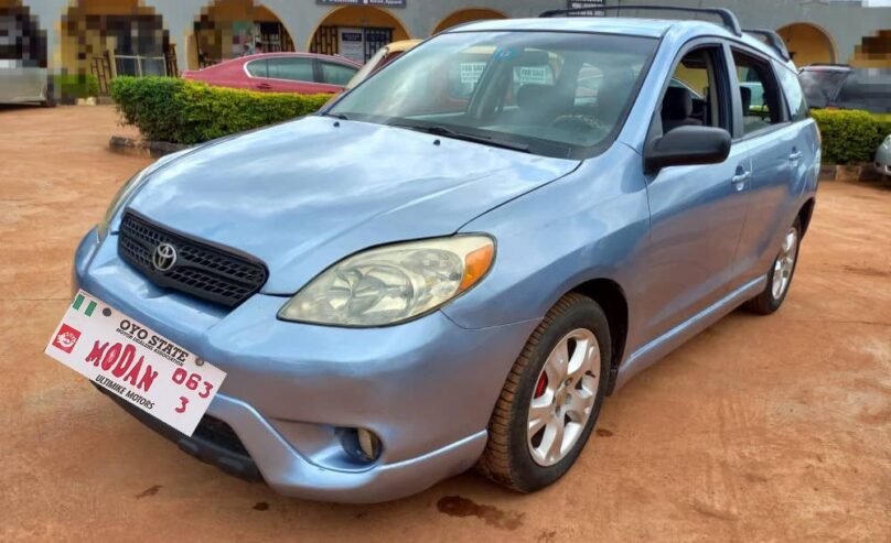 Toyota Matrix 2005 with clean body and interior