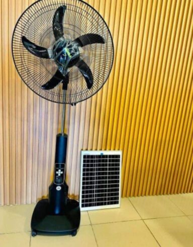 Rechargeabl𝐞 Solar Fan