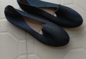 Female flat shoes