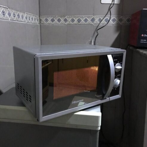 Very Clean Hisense 20 Liters Microwave Oven (Silver Mirror C