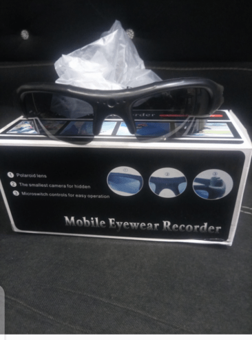 Mobile eyewear recorder