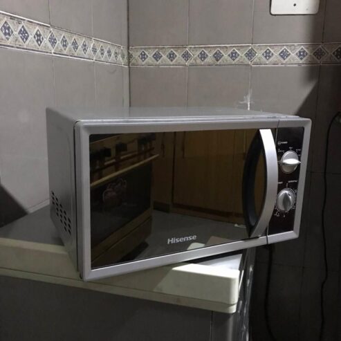 Very Clean Hisense 20 Liters Microwave Oven (Silver Mirror C