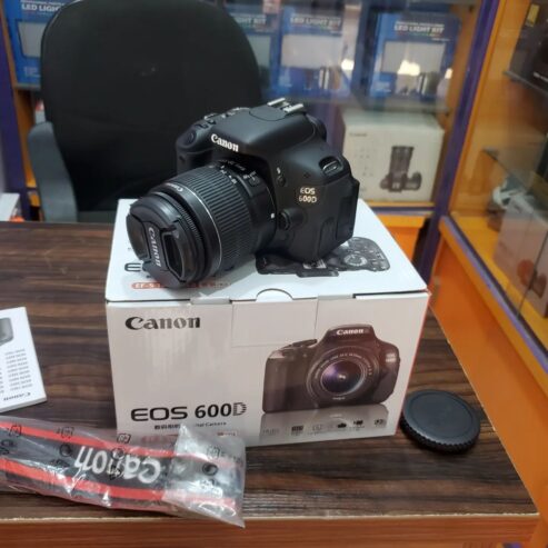 Canon 600D with 18-55mm lens with all the association