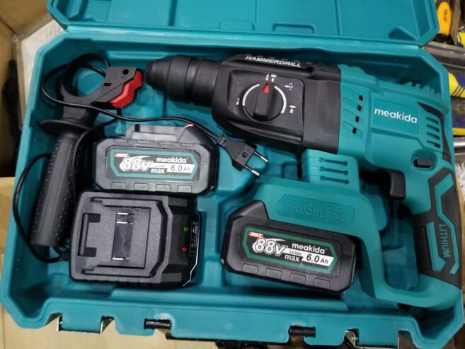 Battery hammer drill