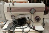 Electric n manual straight sewing zigzag n buttonhole London