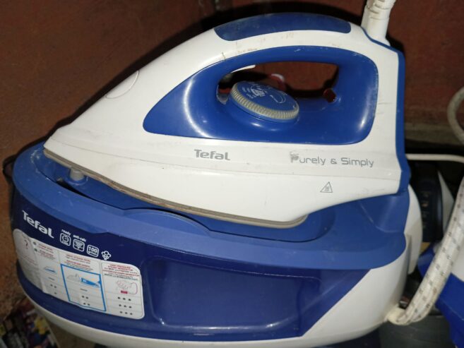 Electric industrial steam iron