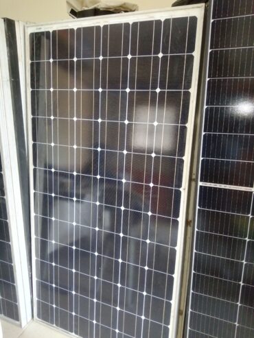 300 watts solar panels