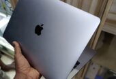 MacBook Air M1