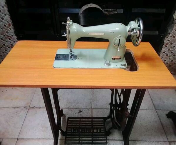 Manual straight sewing machine complete set