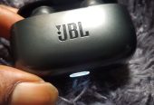 JBL live300