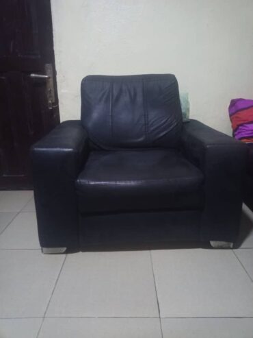 Complete set of leather chair of 3