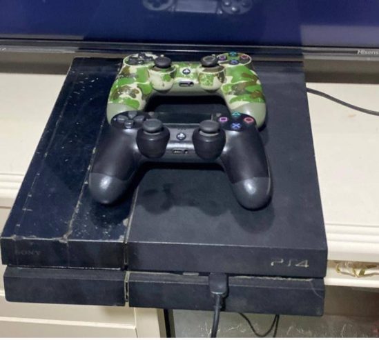 [K4]-Ps4 with 2-pad 4 diffrent disk Games and working perfec