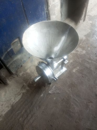 Cassava grinding milll